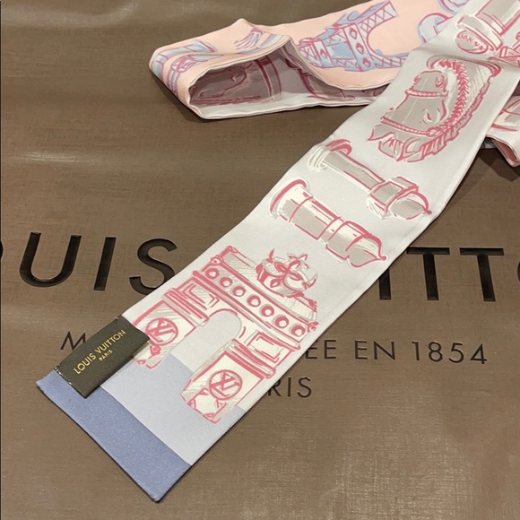 Louis Vuitton Pink-Grey Paris Chess Bandeau - Picture 3 of 7